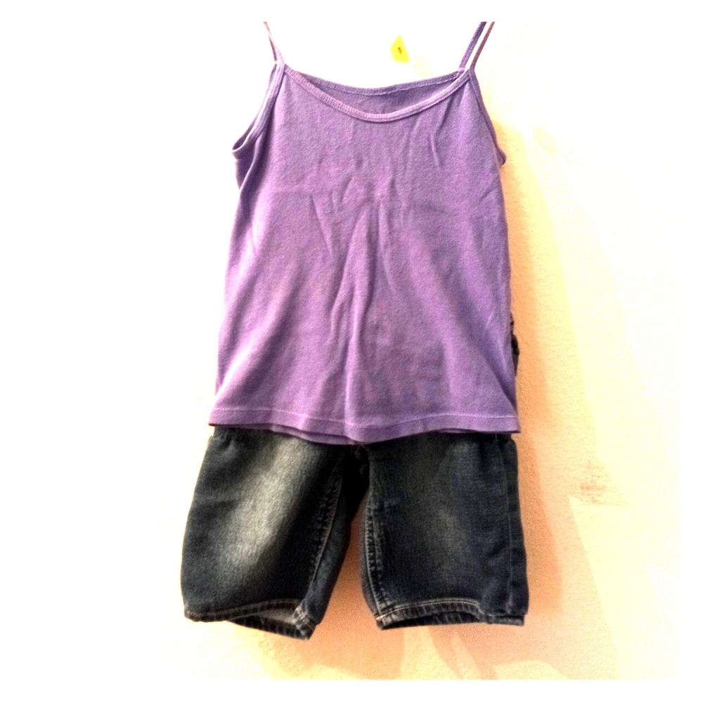 Vigoss Bermuda shorts with purple tank top